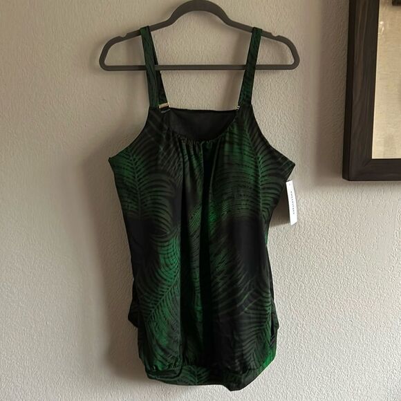 fullfitall Other - Fullfitall 2 pieces Sz 20 and Sz 24 bottom NWT